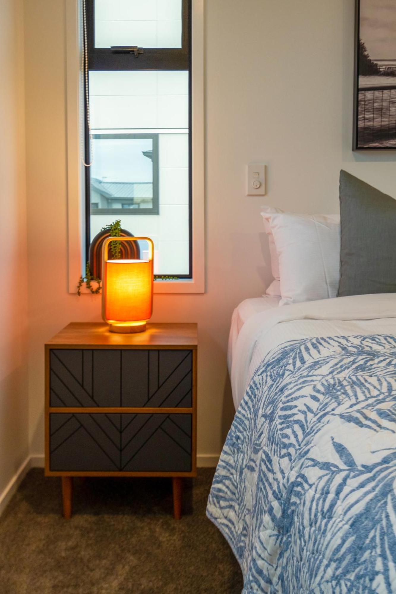 Apartment Sunsoaked Seaside 1 Bedroom 1 Bath Christchurch