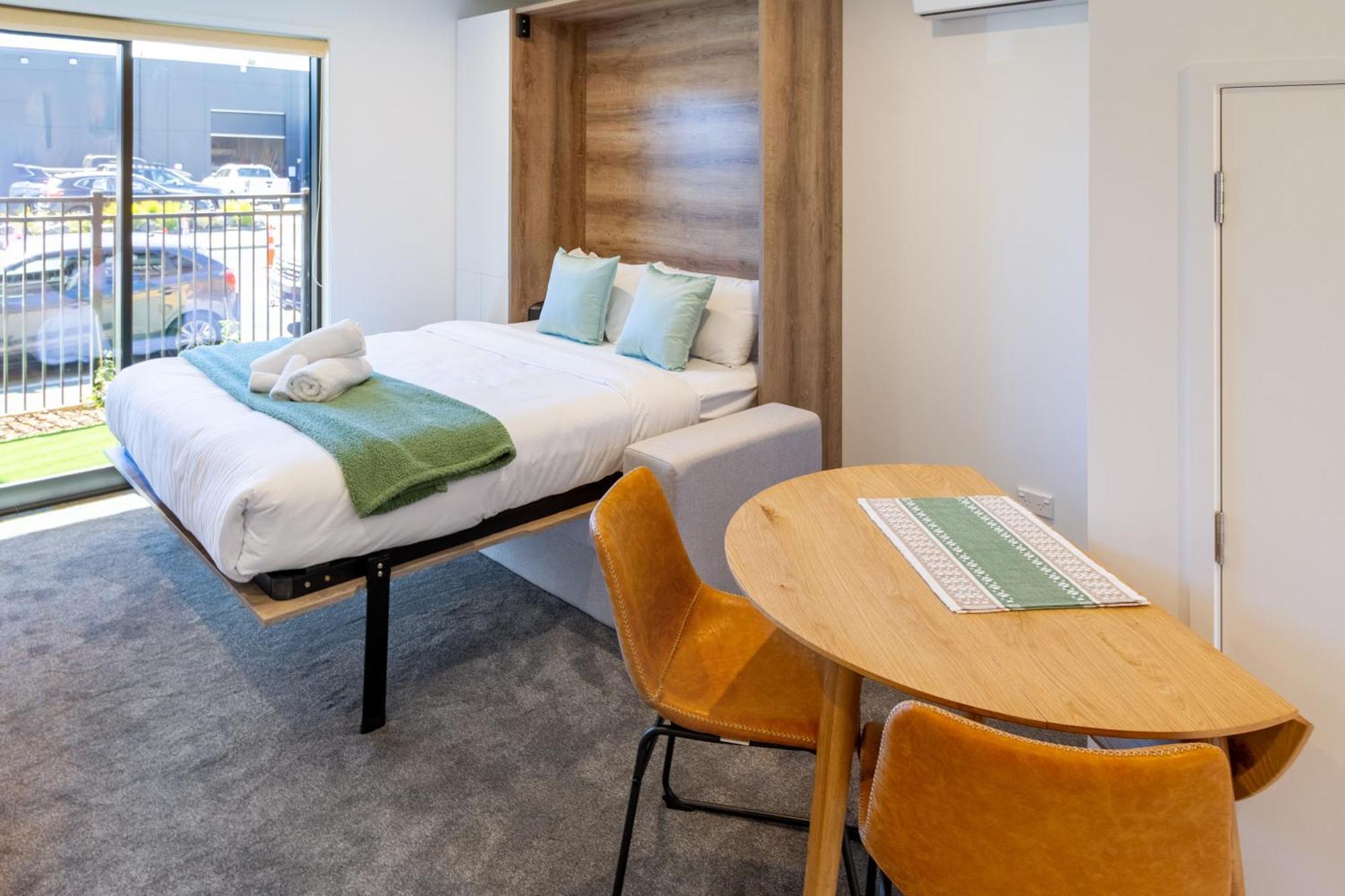 Apartment Cityscape Studio: Explore Wilmer Living *
