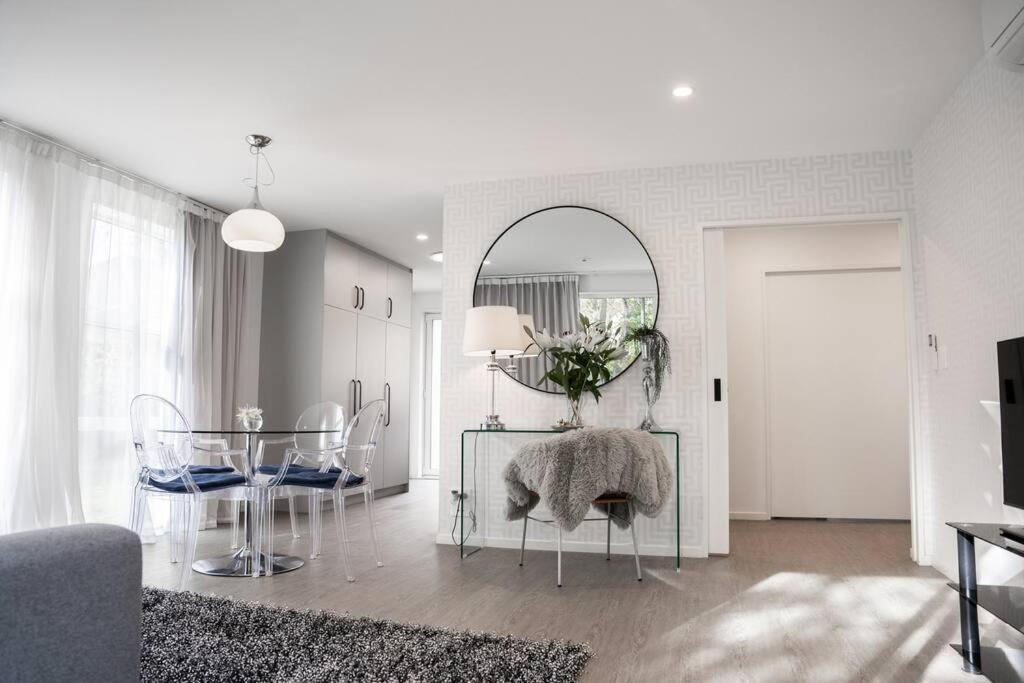 Apartment Restful On Geraldine Street Suburban Beauty