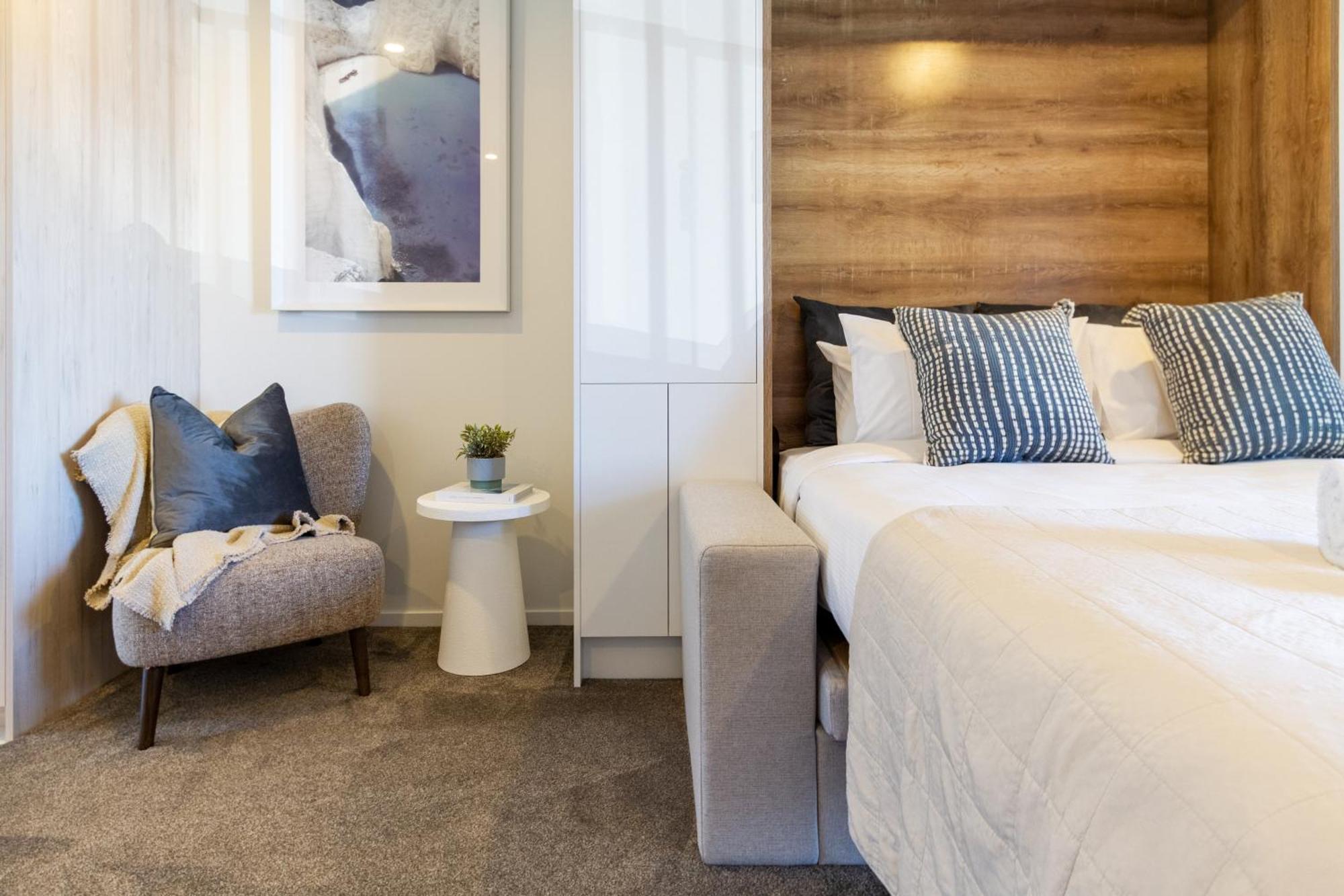 Apartment Explore From 8 Wilmer: Upper Level Cozy Christchurch
