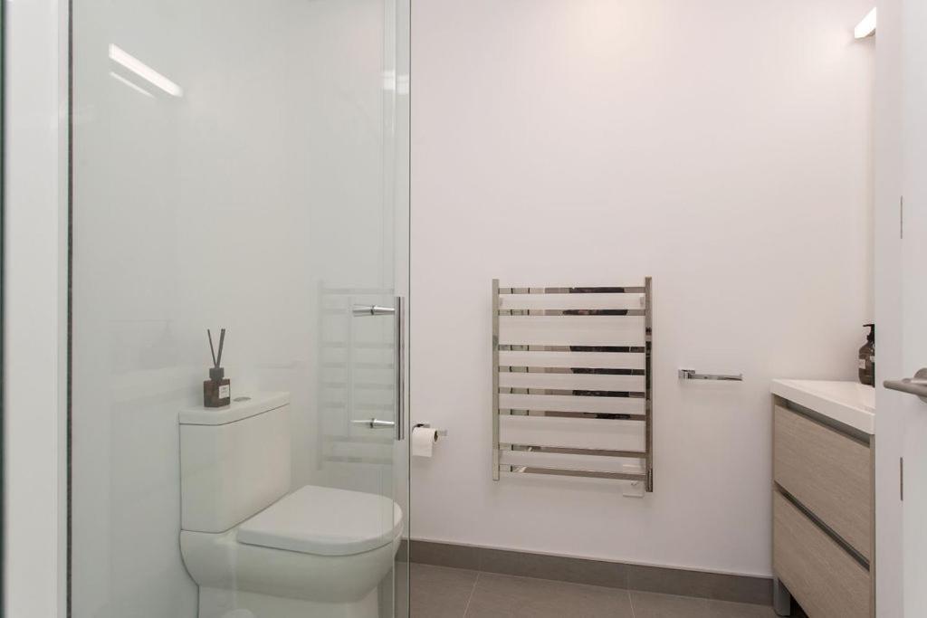 What A Cutie Cbd 3 Mins To Handy Secure Park. Apartment Christchurch