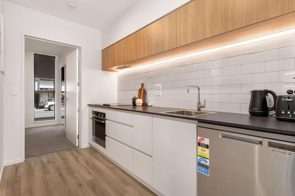 What A Cutie Cbd 3 Mins To Handy Secure Park. Apartment Christchurch