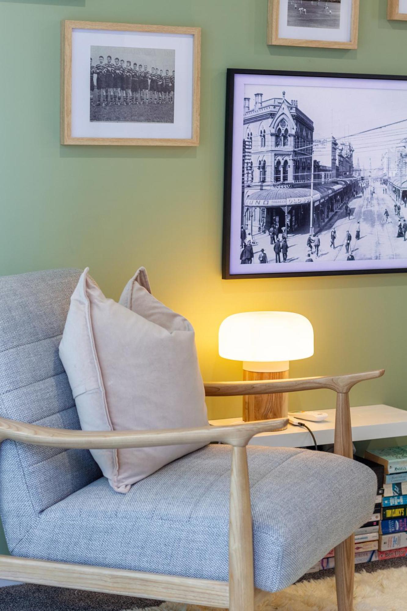 Relax In Designer Luxury At Townhouse Apartment Christchurch