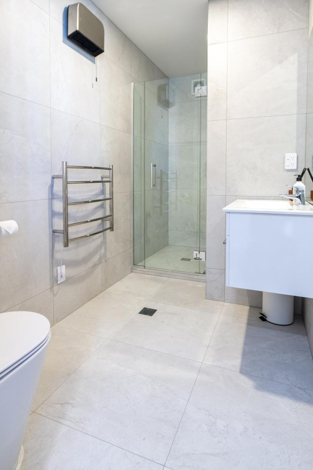 Relax In Designer Luxury At Townhouse Apartment *