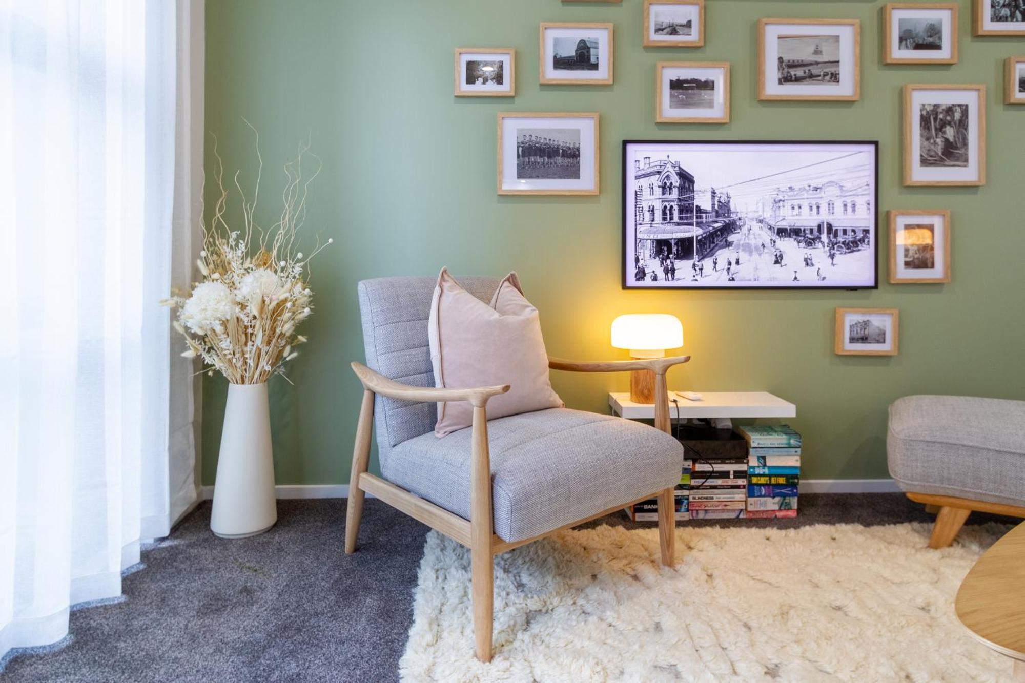 Relax In Designer Luxury At Townhouse *