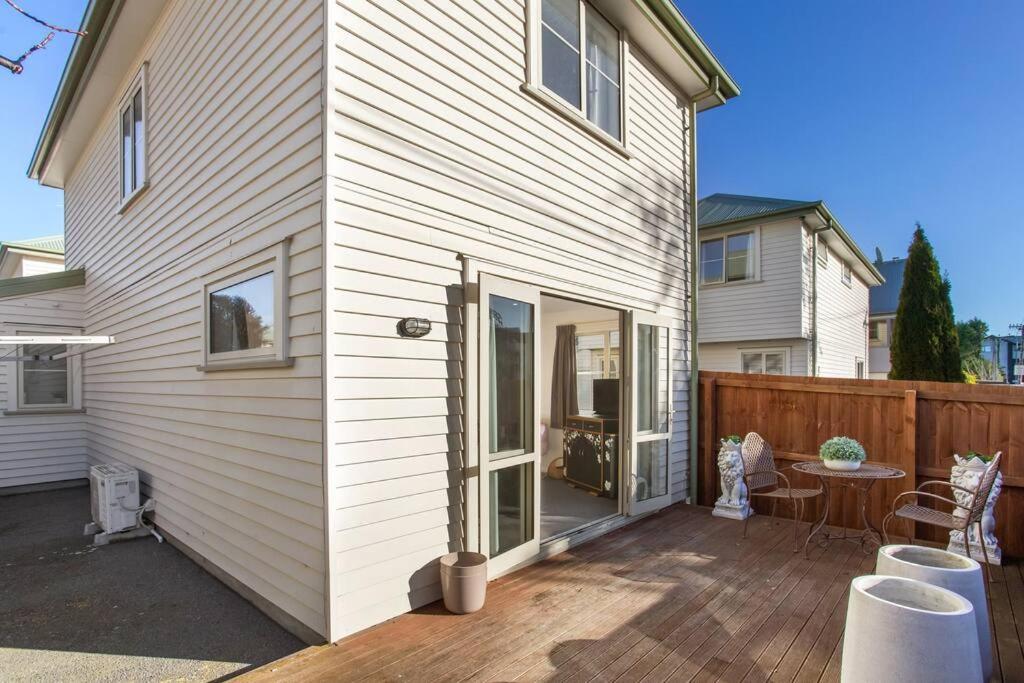 Apartamento Charming Sunny Retreat Book Now *