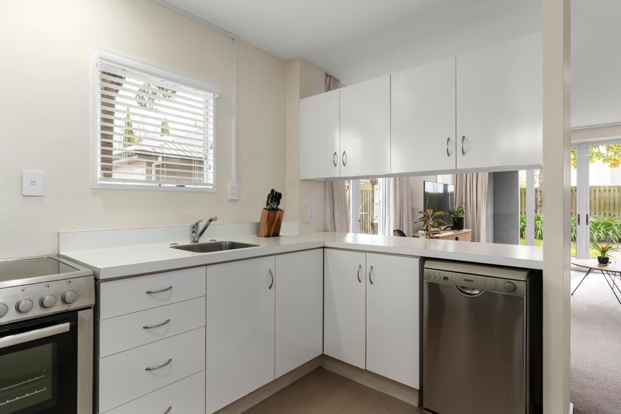 Entire House 2 Bedroom Free Carpark Christchurch