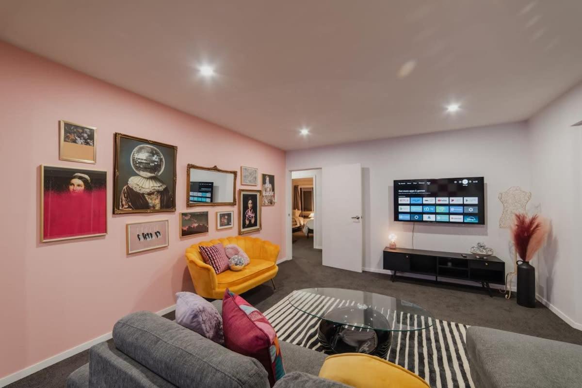 Heritage House - Classic 3br On Greenhurst Street
