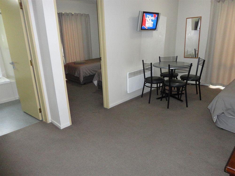 Bealey Avenue 4*