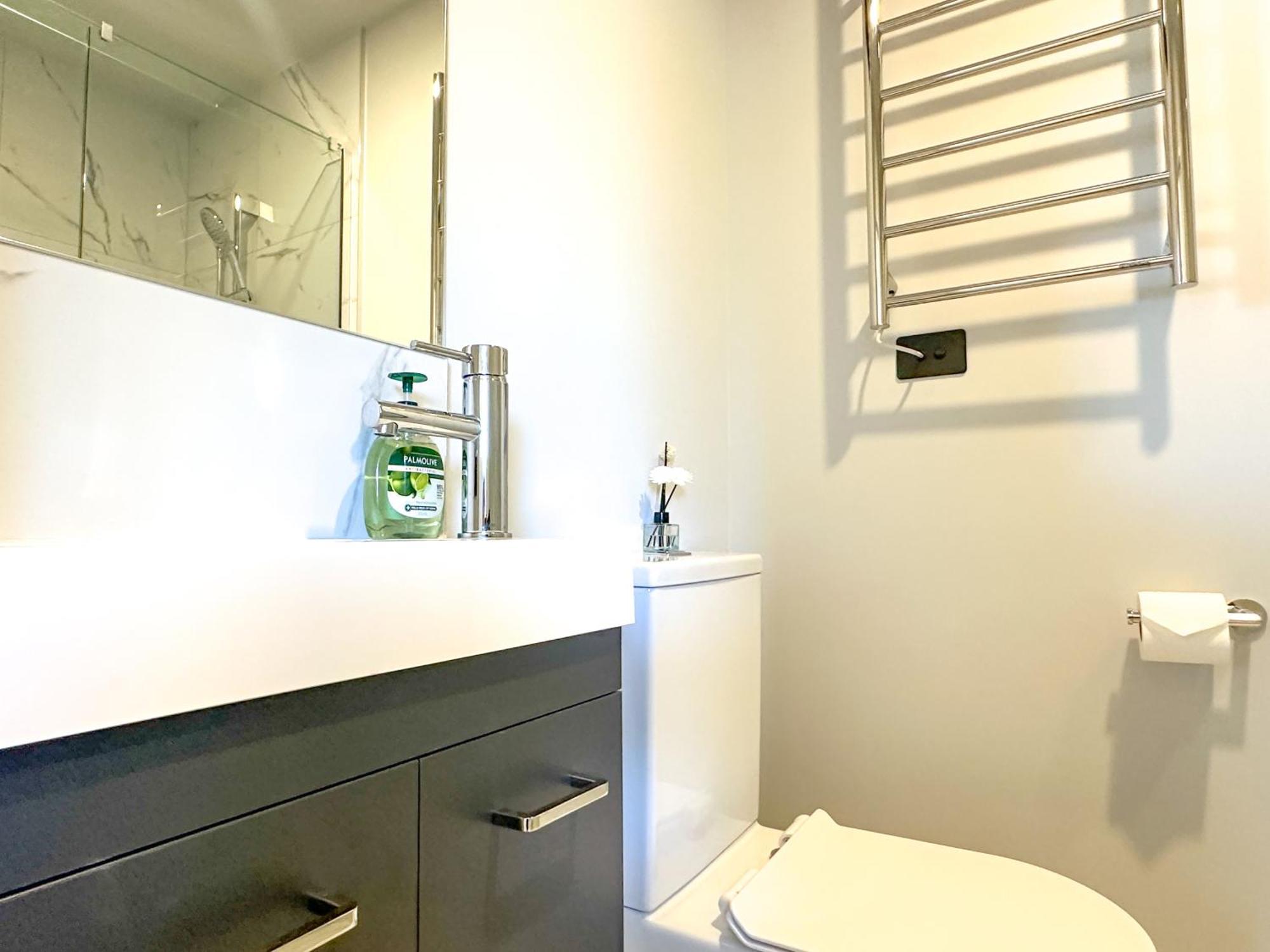 Graceful 3br Beside Uc Holiday home