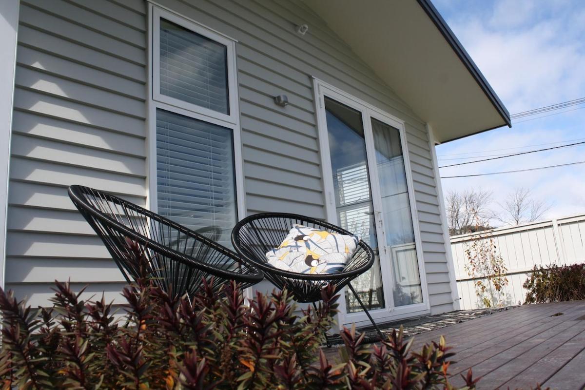 Charm Adorable, Cute With Outdoor Bath * Christchurch