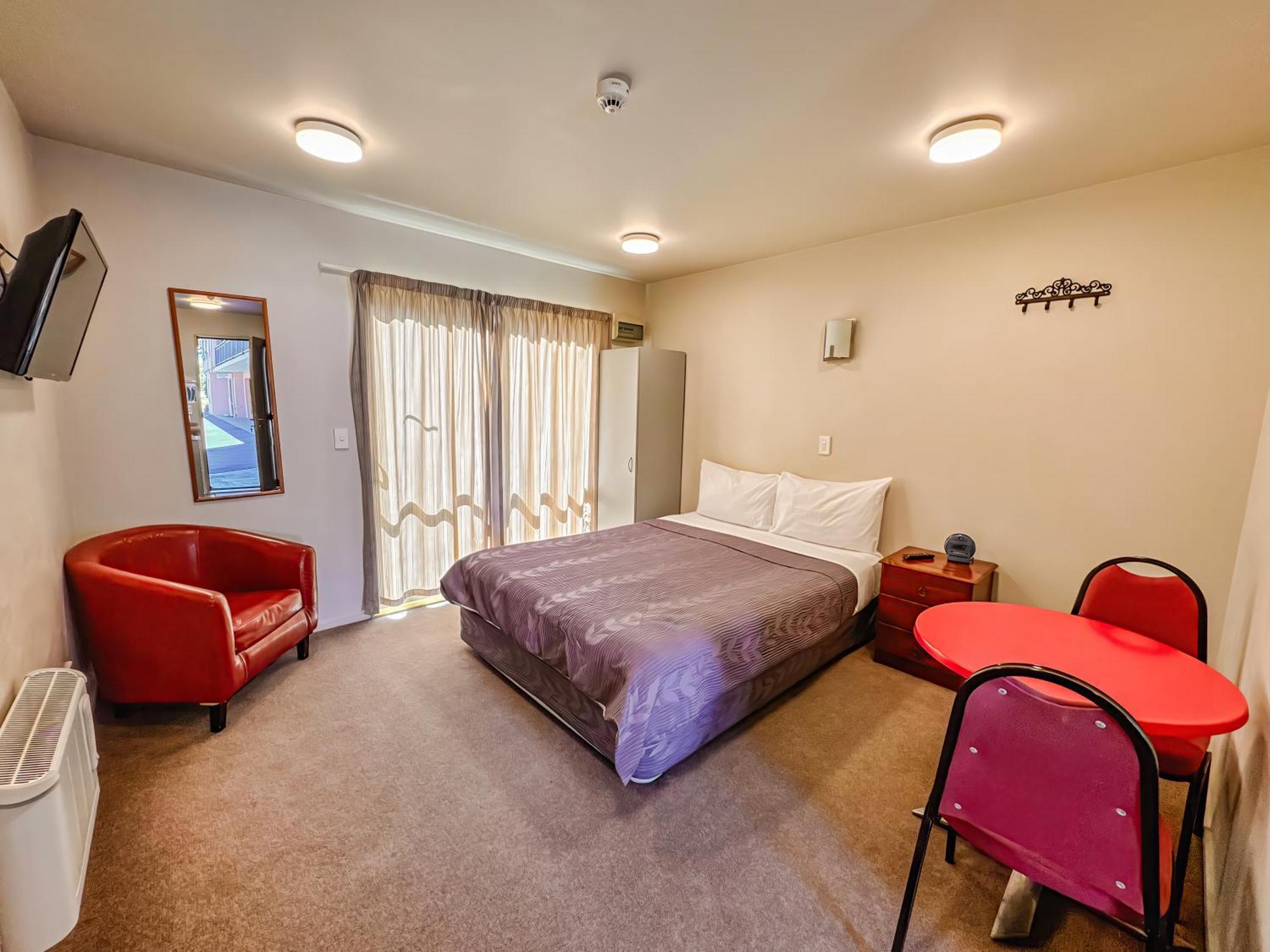 Bealey Avenue 4*