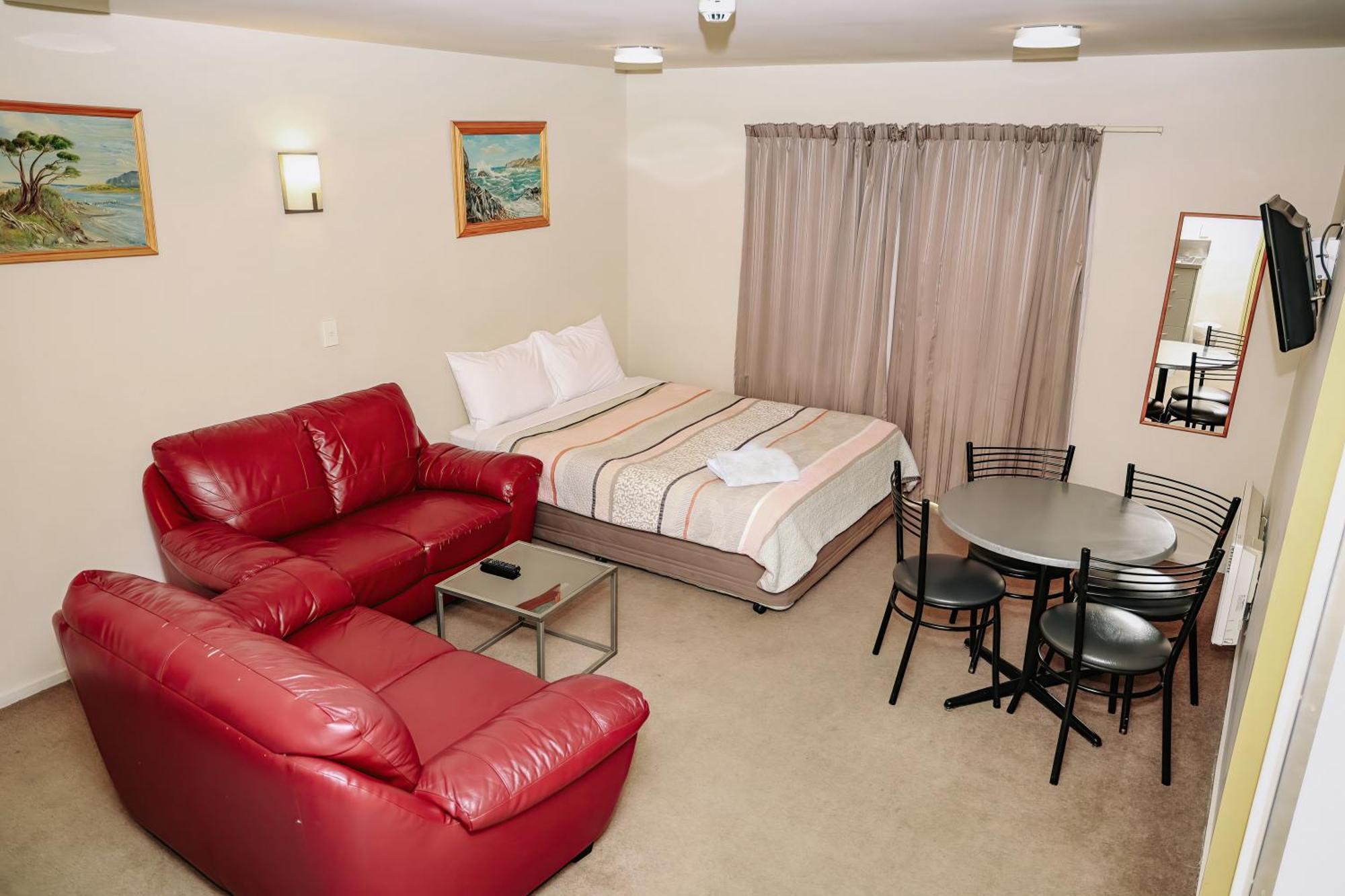 Bealey Avenue 4*