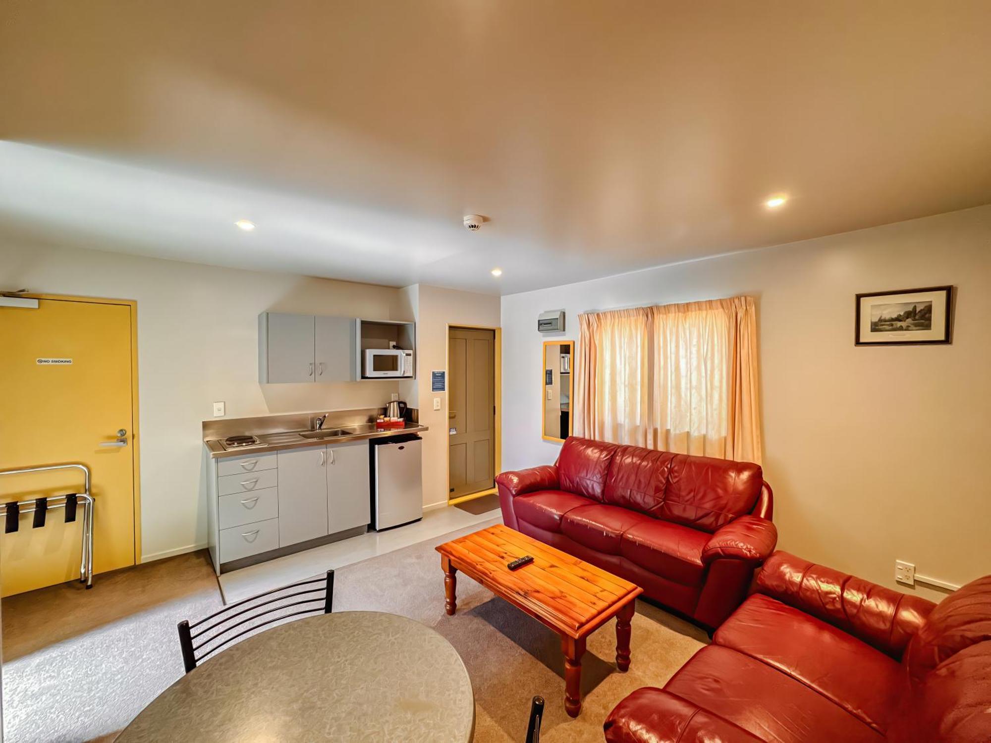 Motel Bealey Avenue 4*