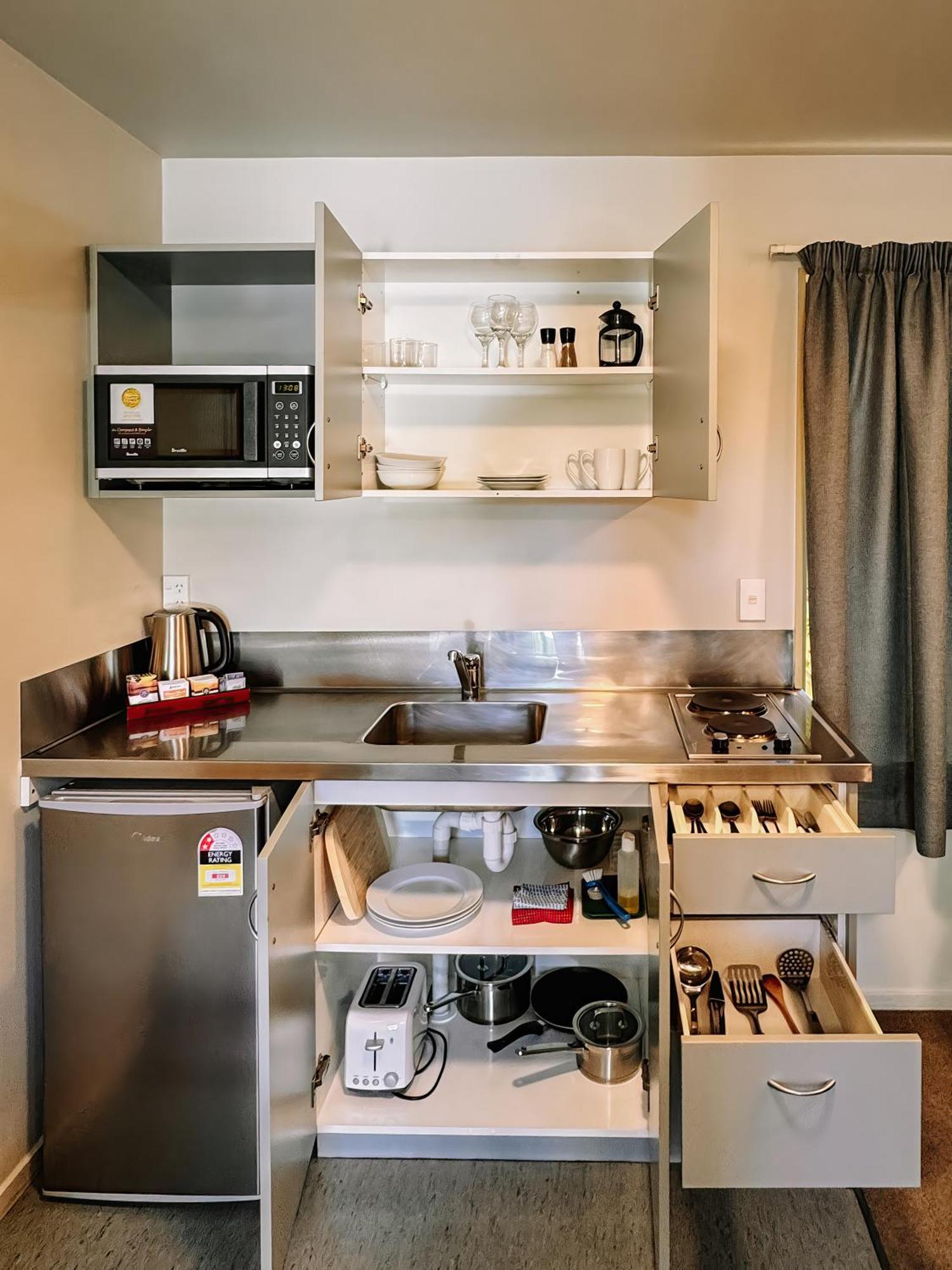 Bealey Avenue Motel 4*