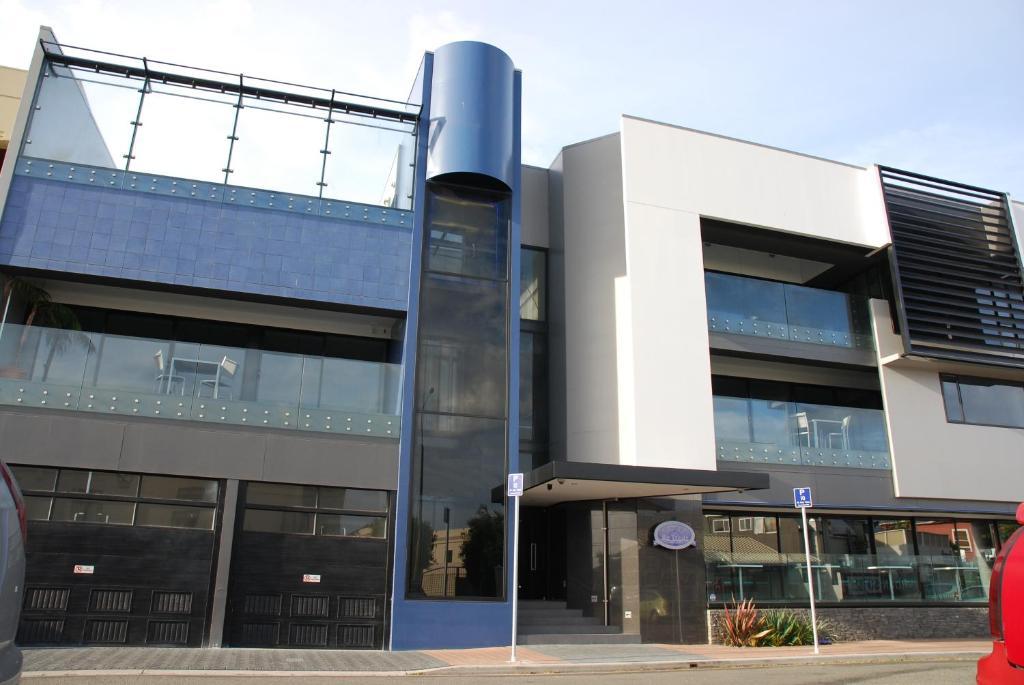 Aparthotel Sumner Re Treat 5*