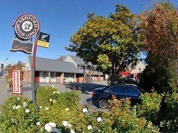 Ashford Motor 4*