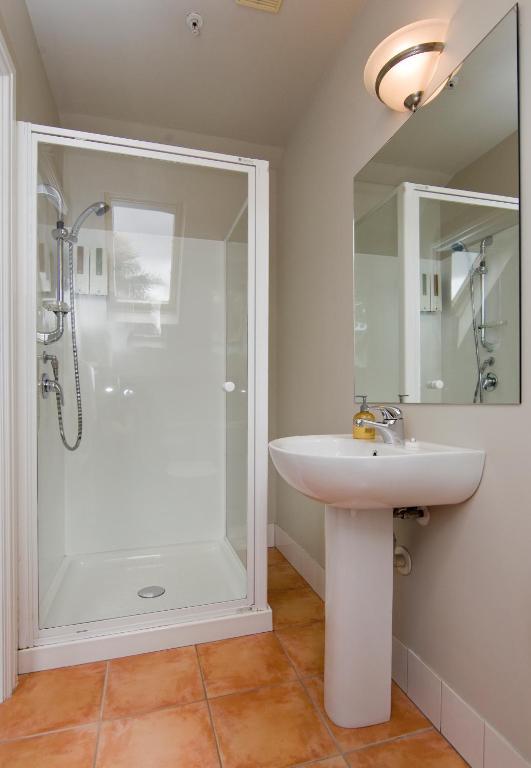 Orari Boutique Bed & Breakfast 4*
