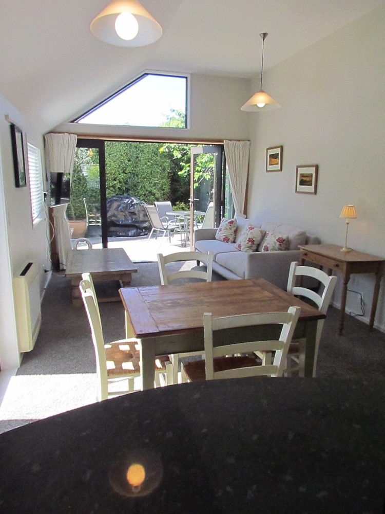 Holiday home Gordon Villa 1 - Christchurch Holiday Homes Christchurch