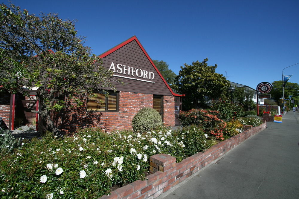 Ashford Motor 4*