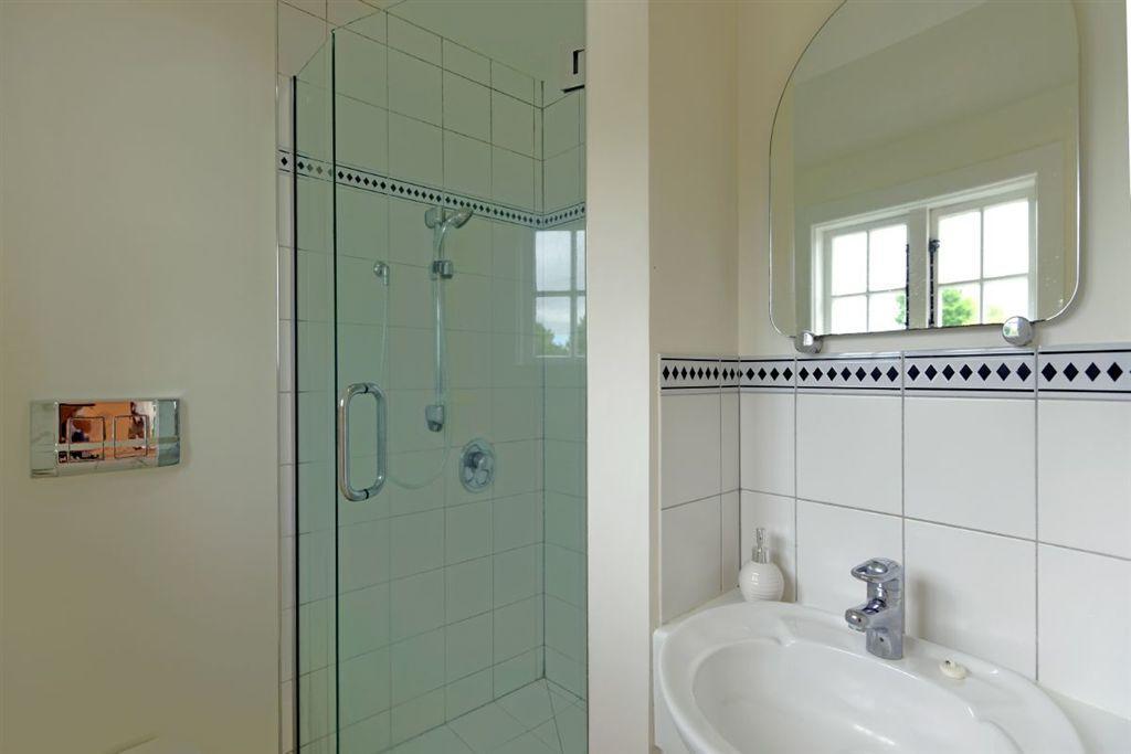 On Hagley Park, Central, A Free Ride To Railway Station Bed & Breakfast