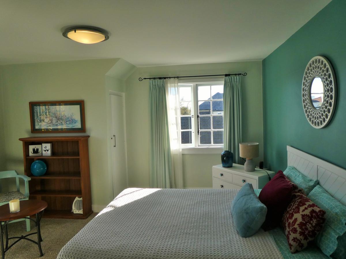 Bed & Breakfast On Hagley Park, Central, A Free Ride To Railway Station