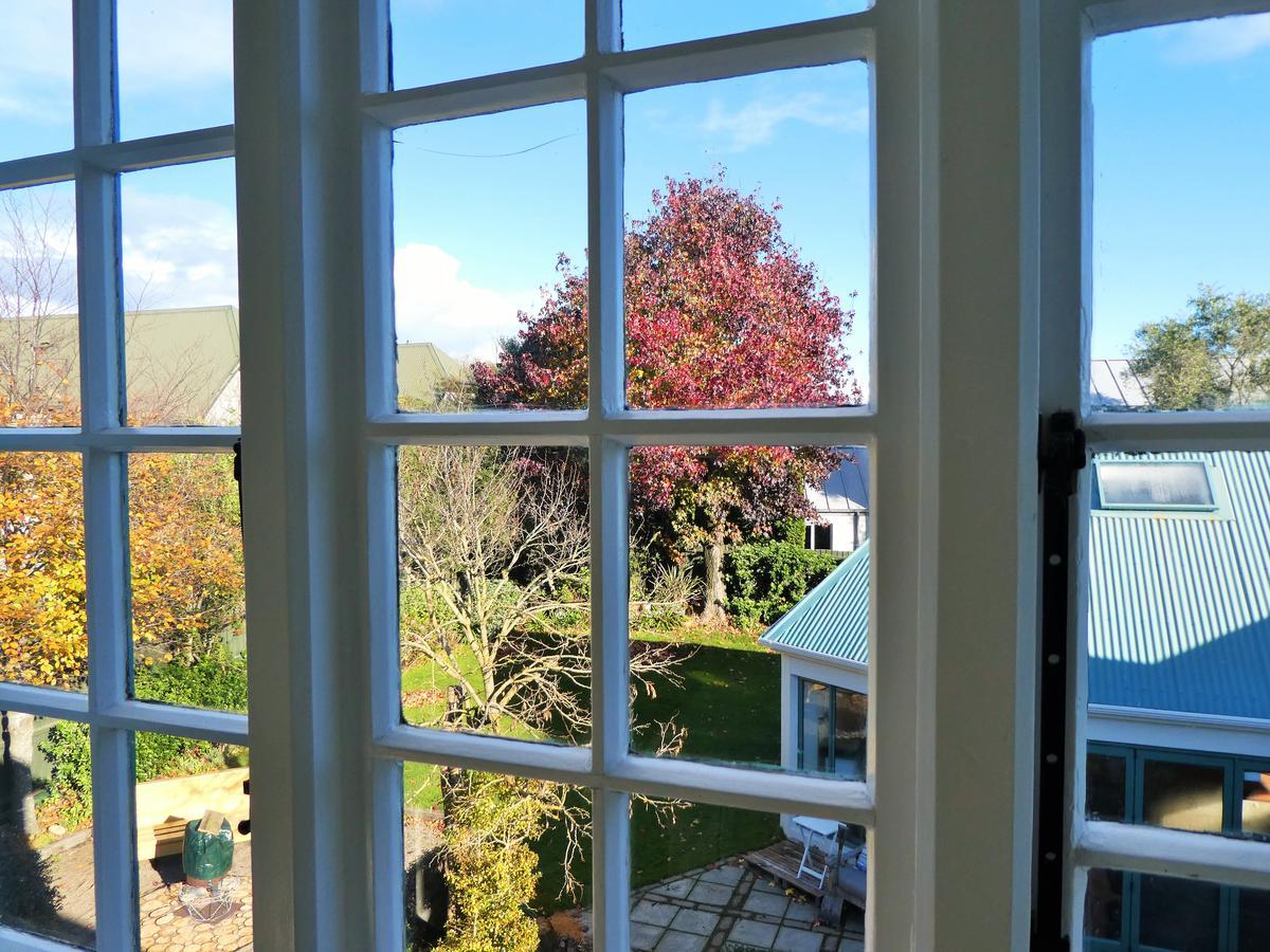 Bed & Breakfast On Hagley Park, Central, A Free Ride To Railway Station