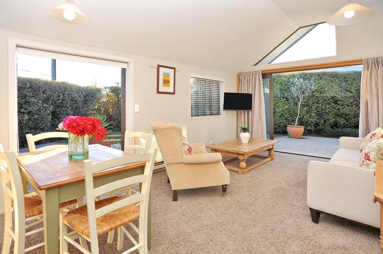 Holiday home Gordon Villa 1 - Christchurch Holiday Homes Christchurch