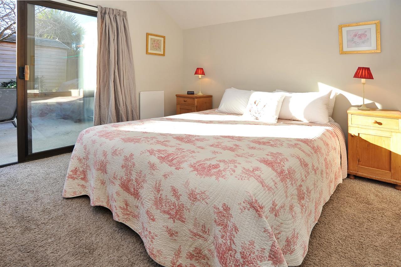 Holiday home Gordon Villa 1 - Christchurch Holiday Homes Christchurch