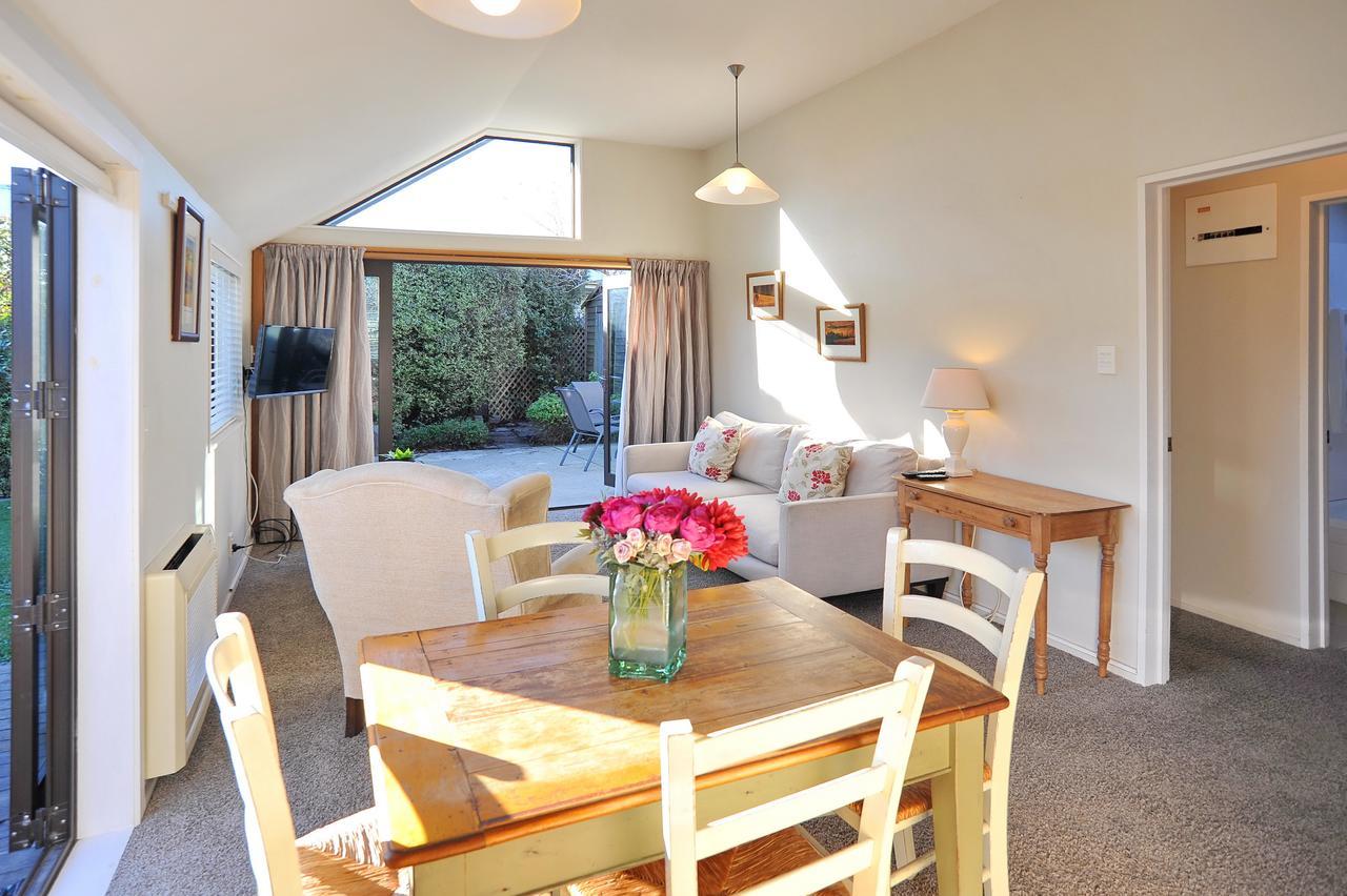 Gordon Villa 1 - Christchurch Holiday Homes Christchurch
