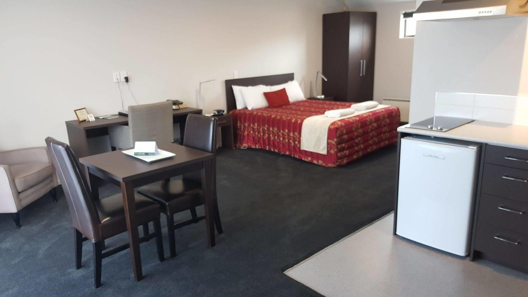 Ashford Motor Motel 4*