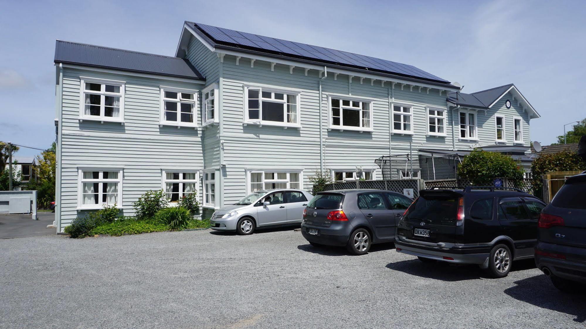 Dorset House Backpackers