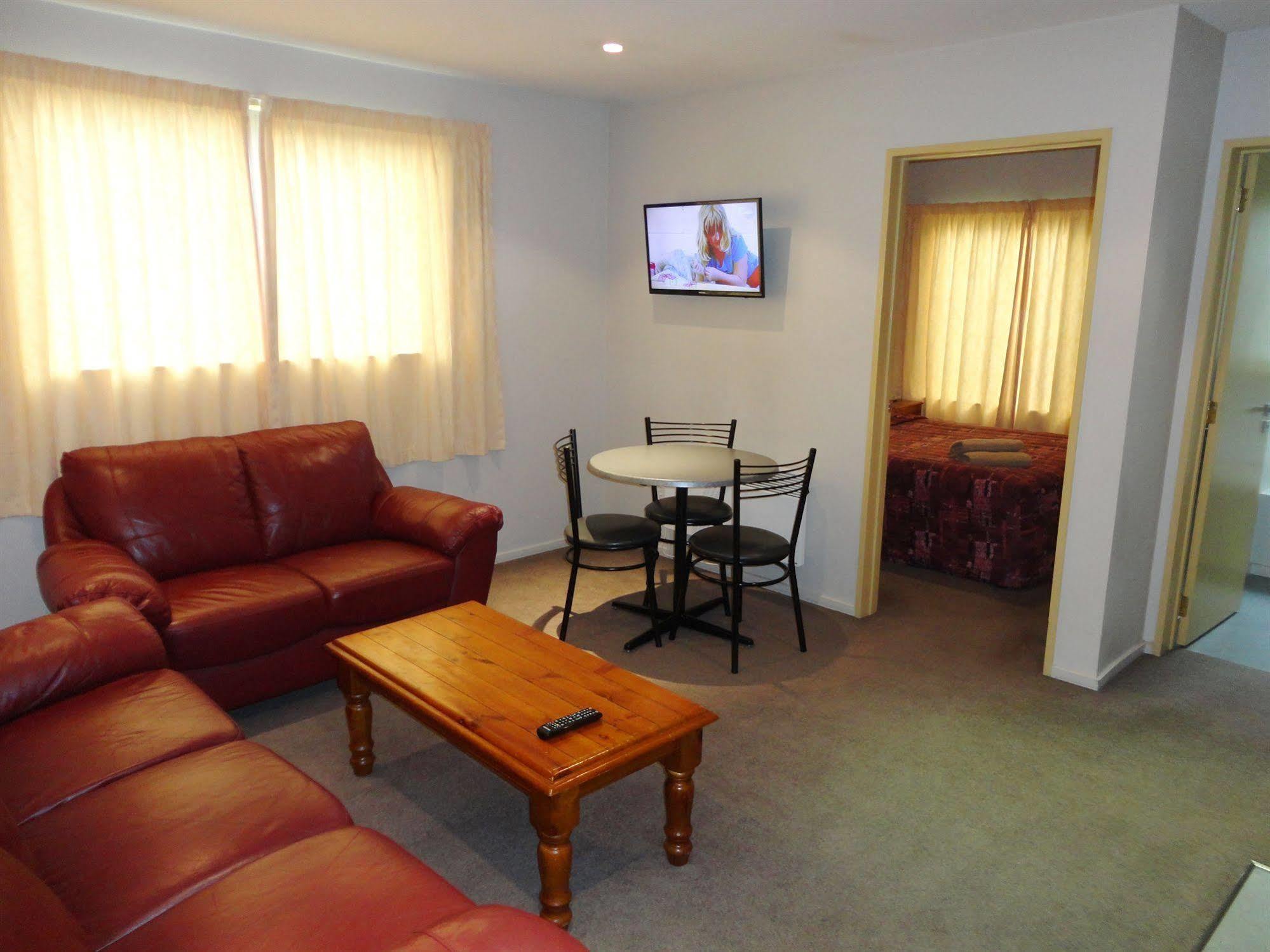 Bealey Avenue 4*