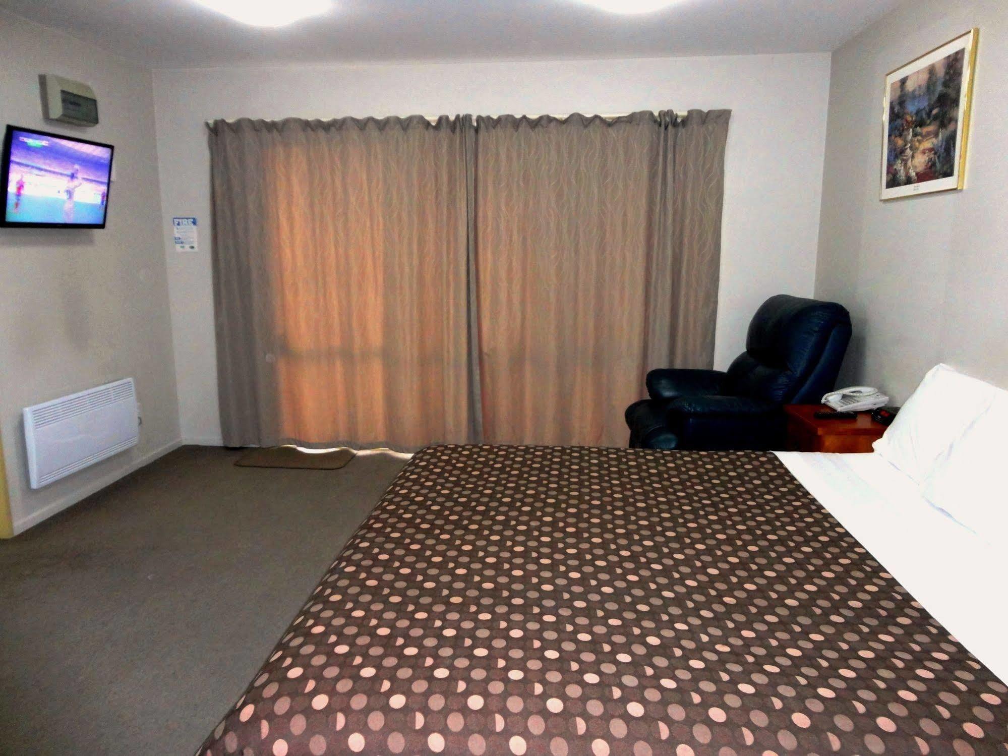 Motel Bealey Avenue 4*