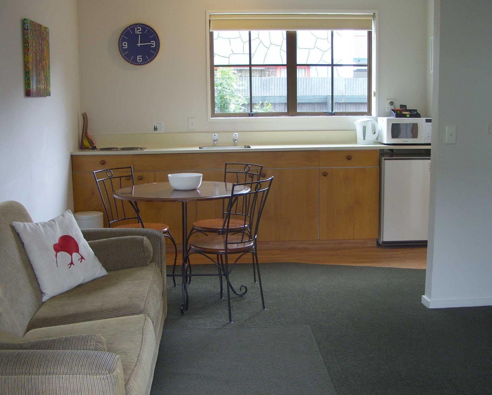 Tudor Court Motel