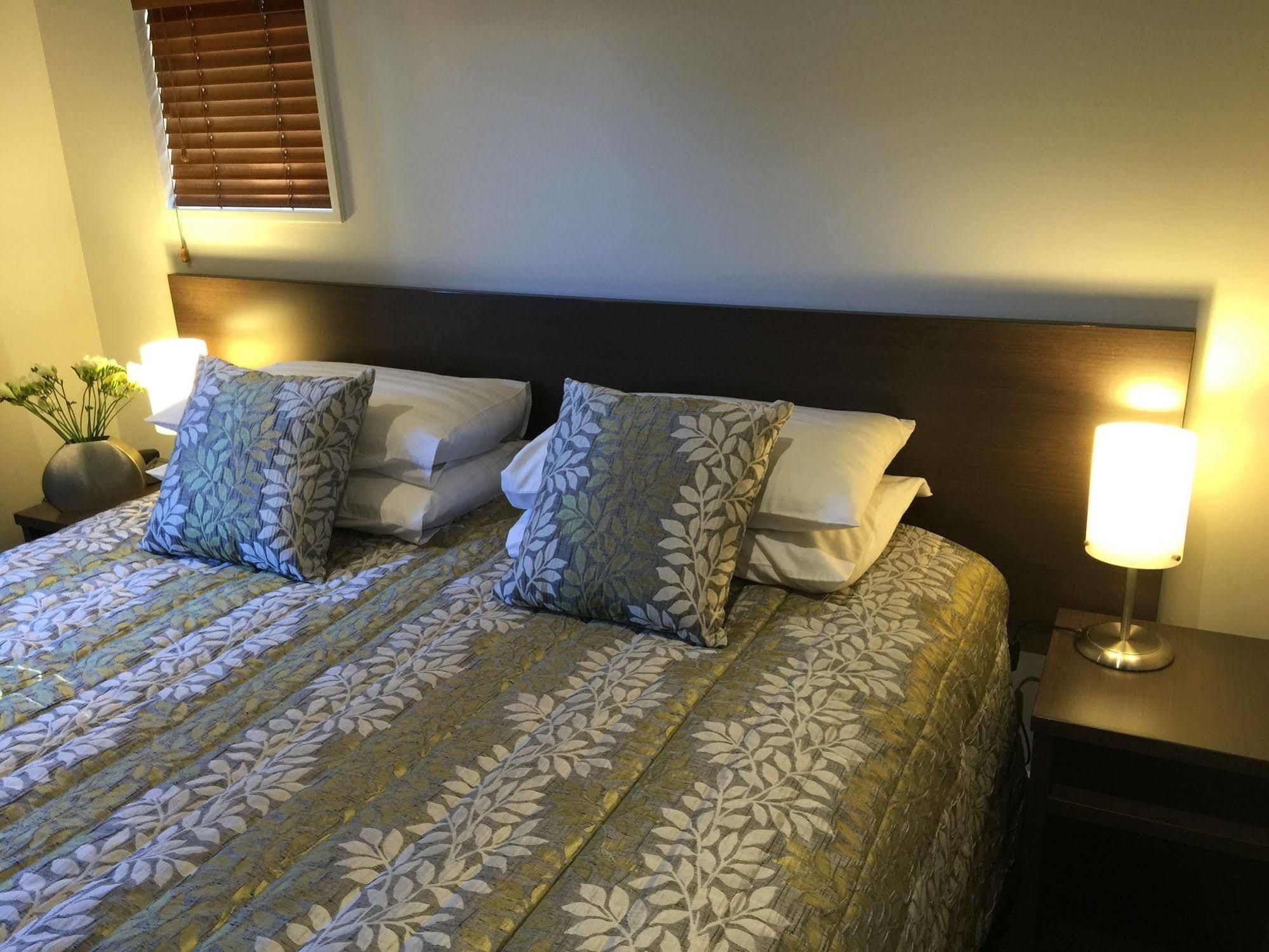 Airport Delta Motel 4*