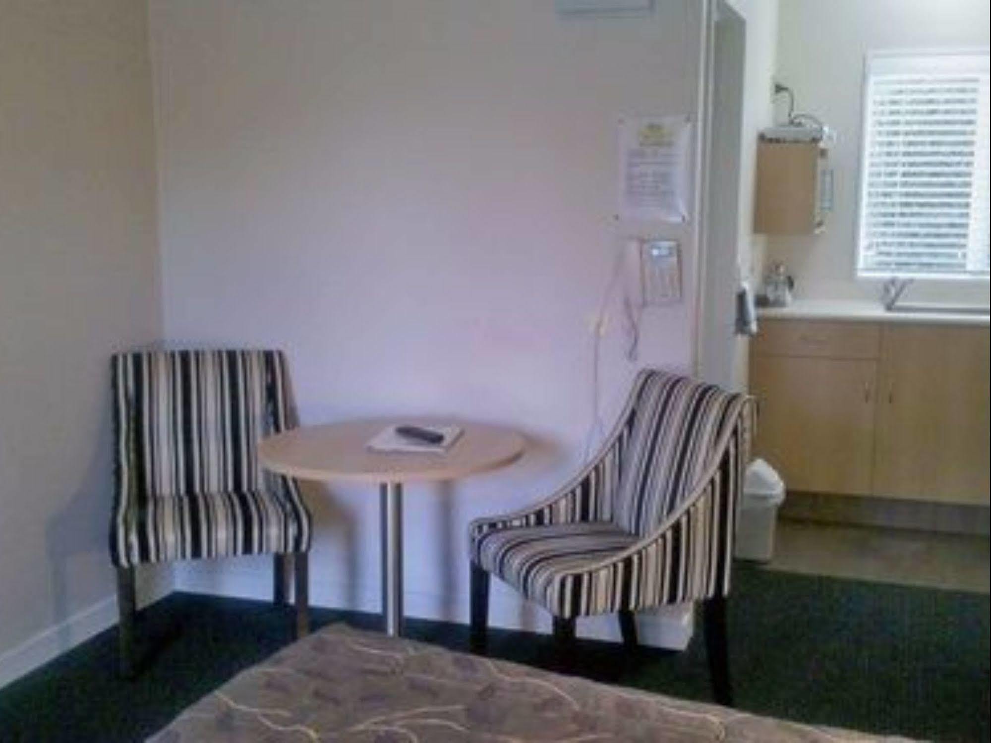 Motel Christchurch Motel 4*