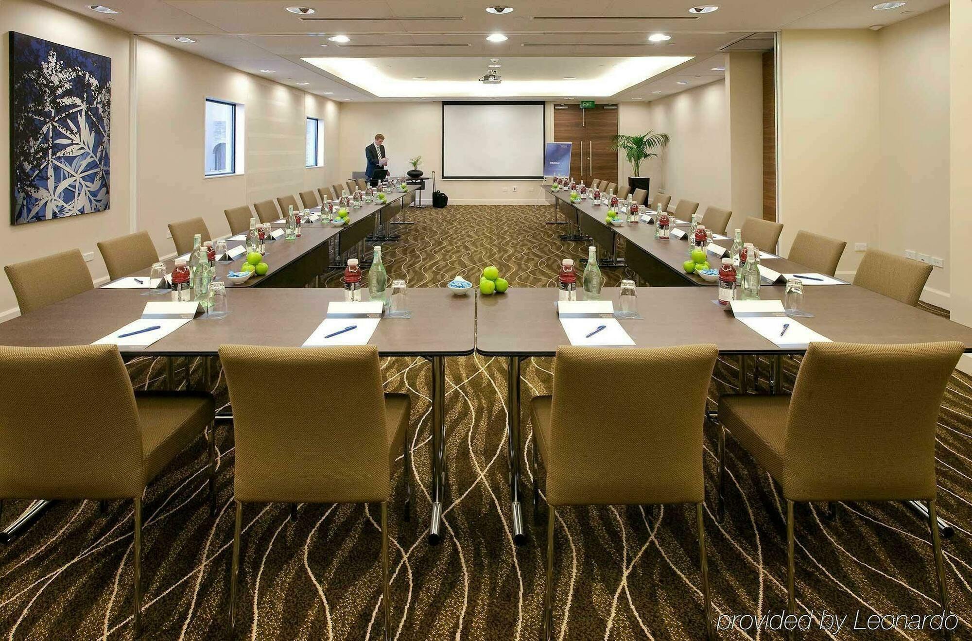Novotel Cathedral Square 4*