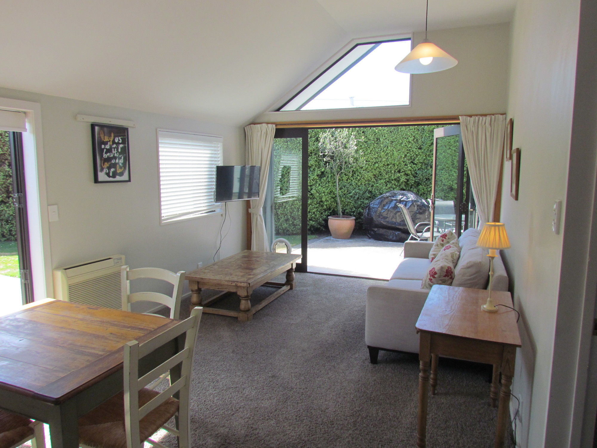 Gordon Villa 1 - Christchurch Holiday Homes